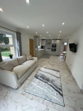 Lovely Two Bedroom House in Central Kidlington